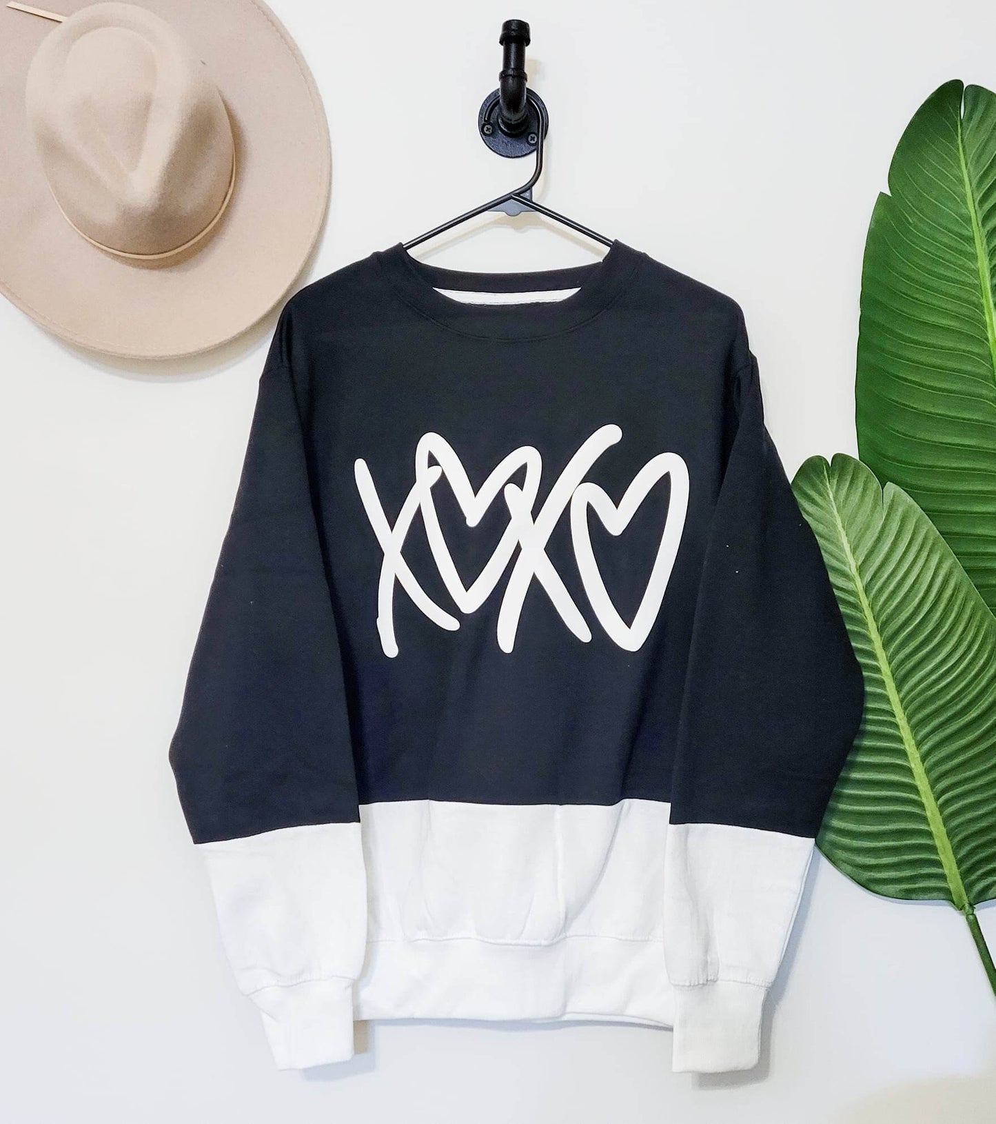 XOXO Puff Print Crew
