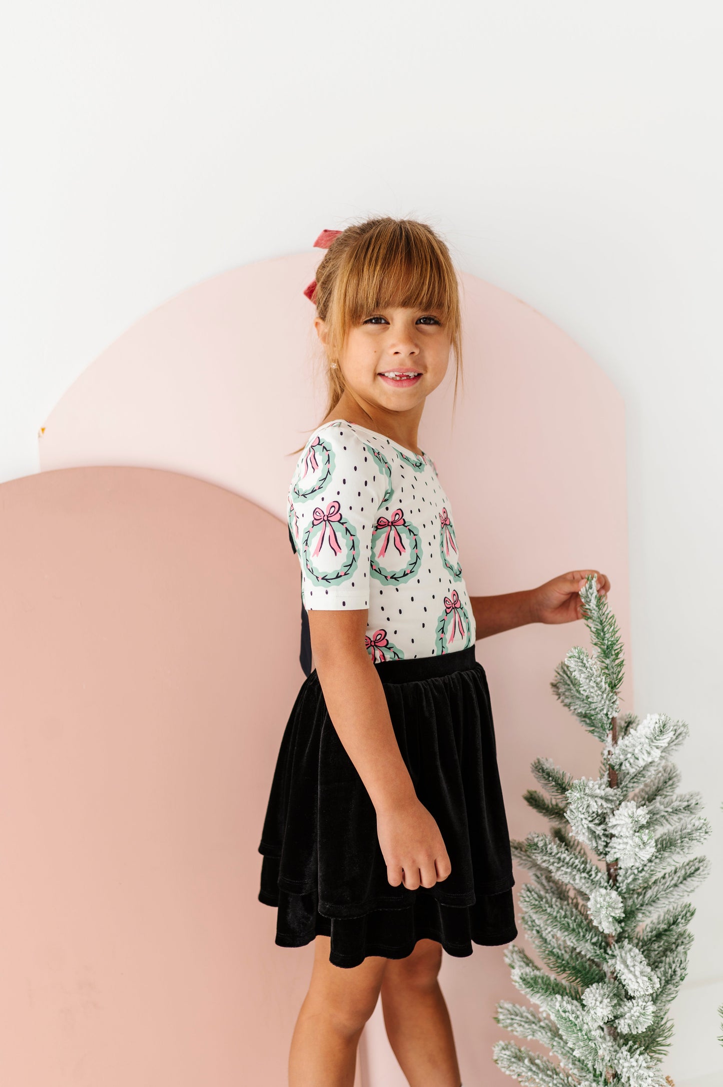 Girly Wreath | Scoop Back TEE