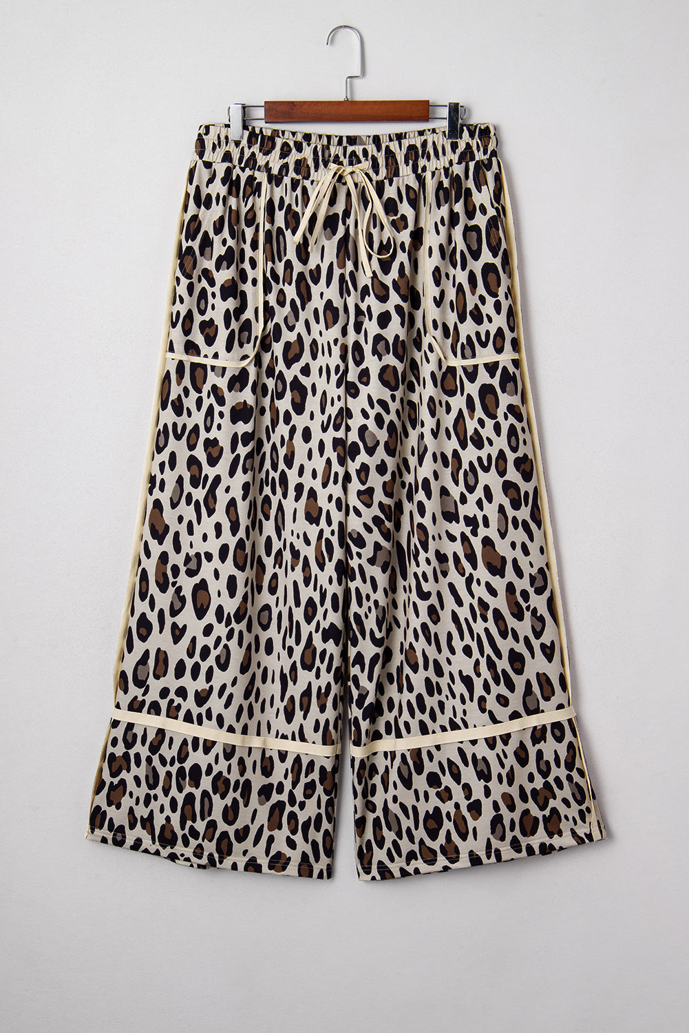 Plus Size Leopard Reverse Seam Patch Pocket Pants
