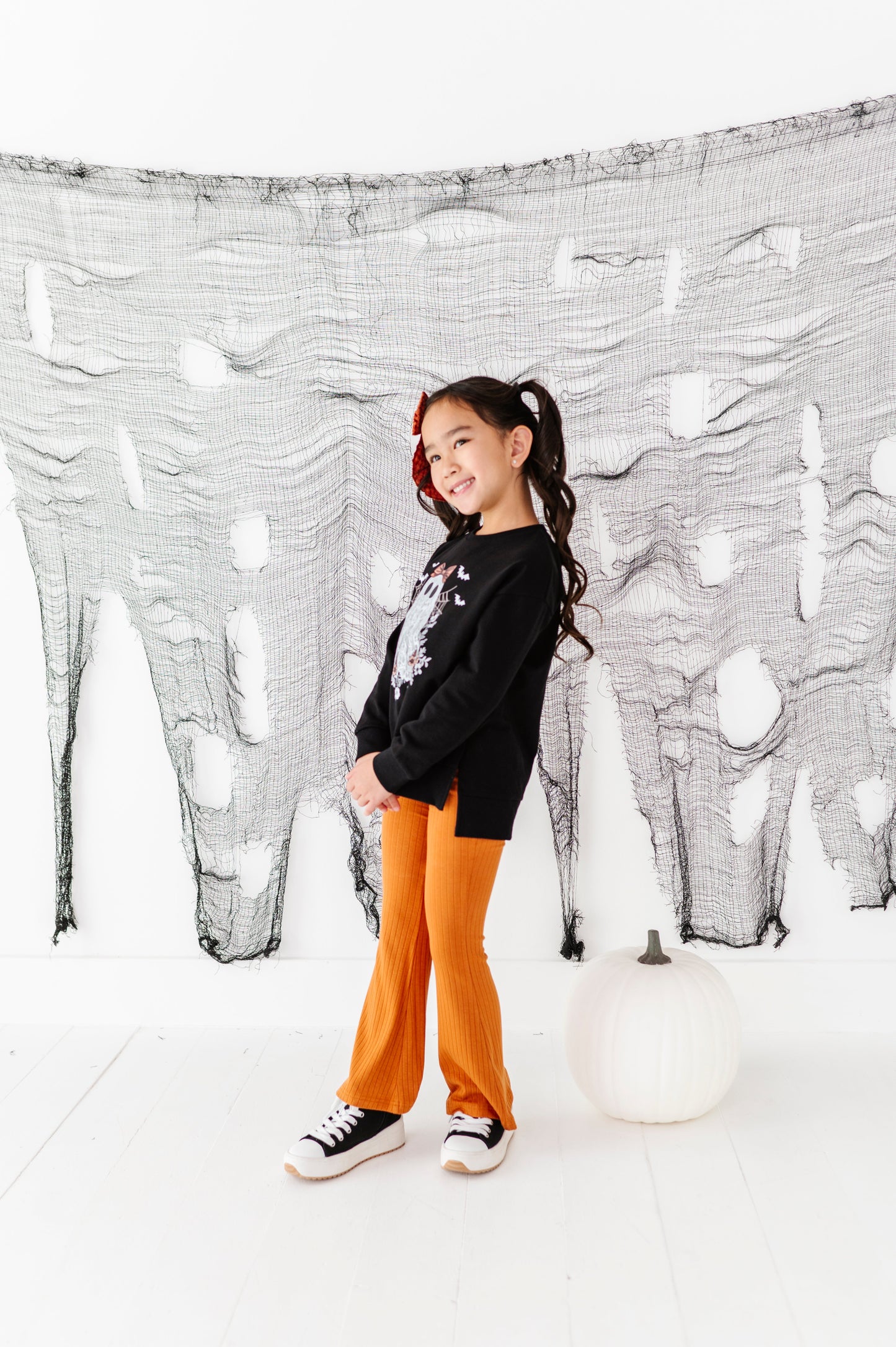 Lacey the Ghost | SIDE-SPLIT SWEATSHIRT