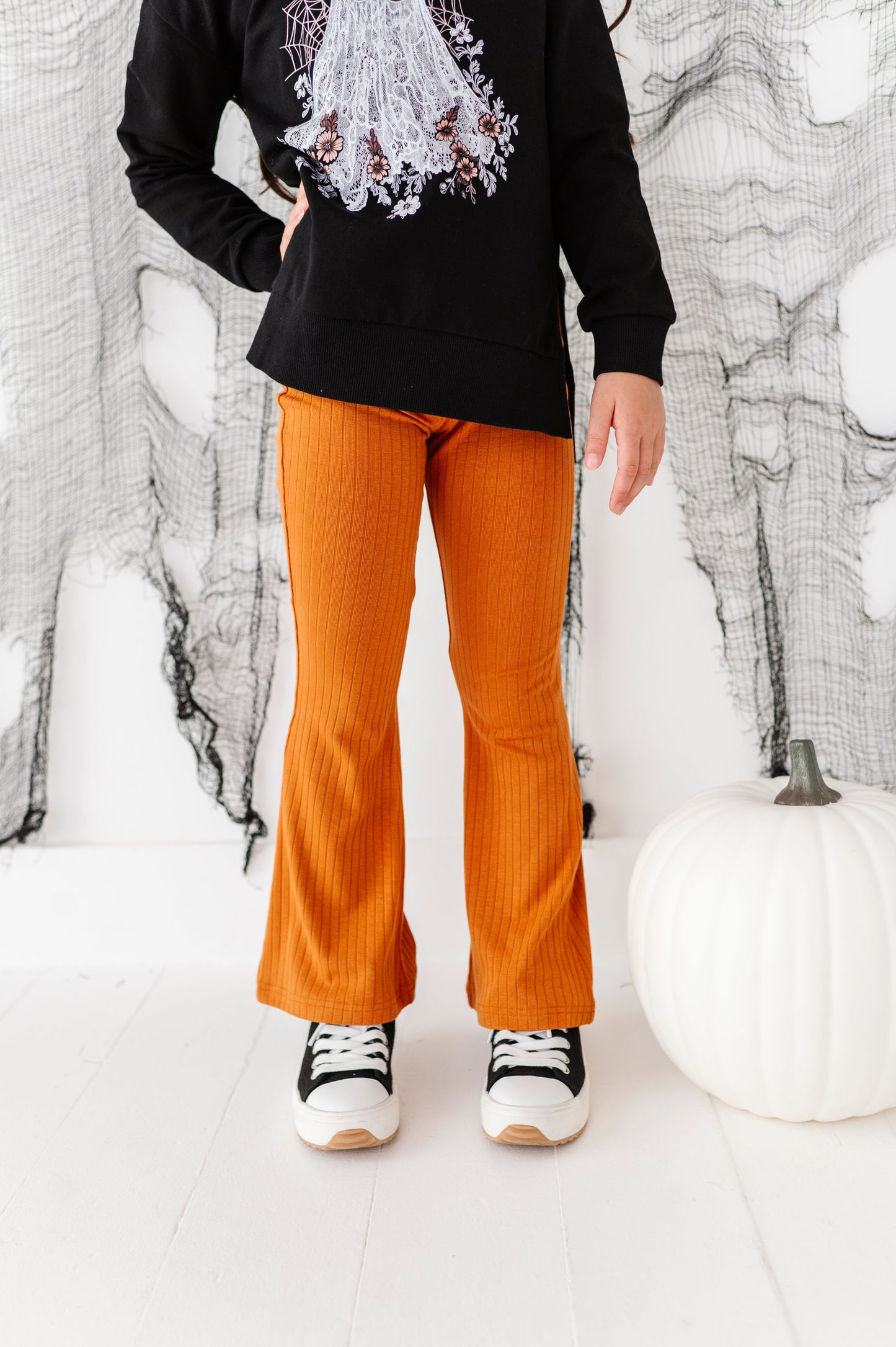 Lacey the Ghost | SIDE-SPLIT SWEATSHIRT