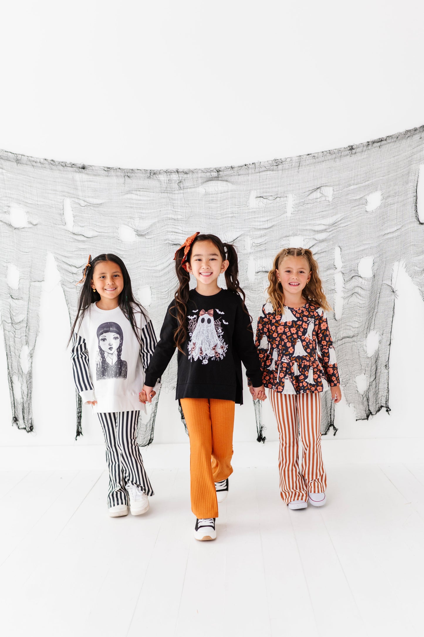 Lacey the Ghost | SIDE-SPLIT SWEATSHIRT