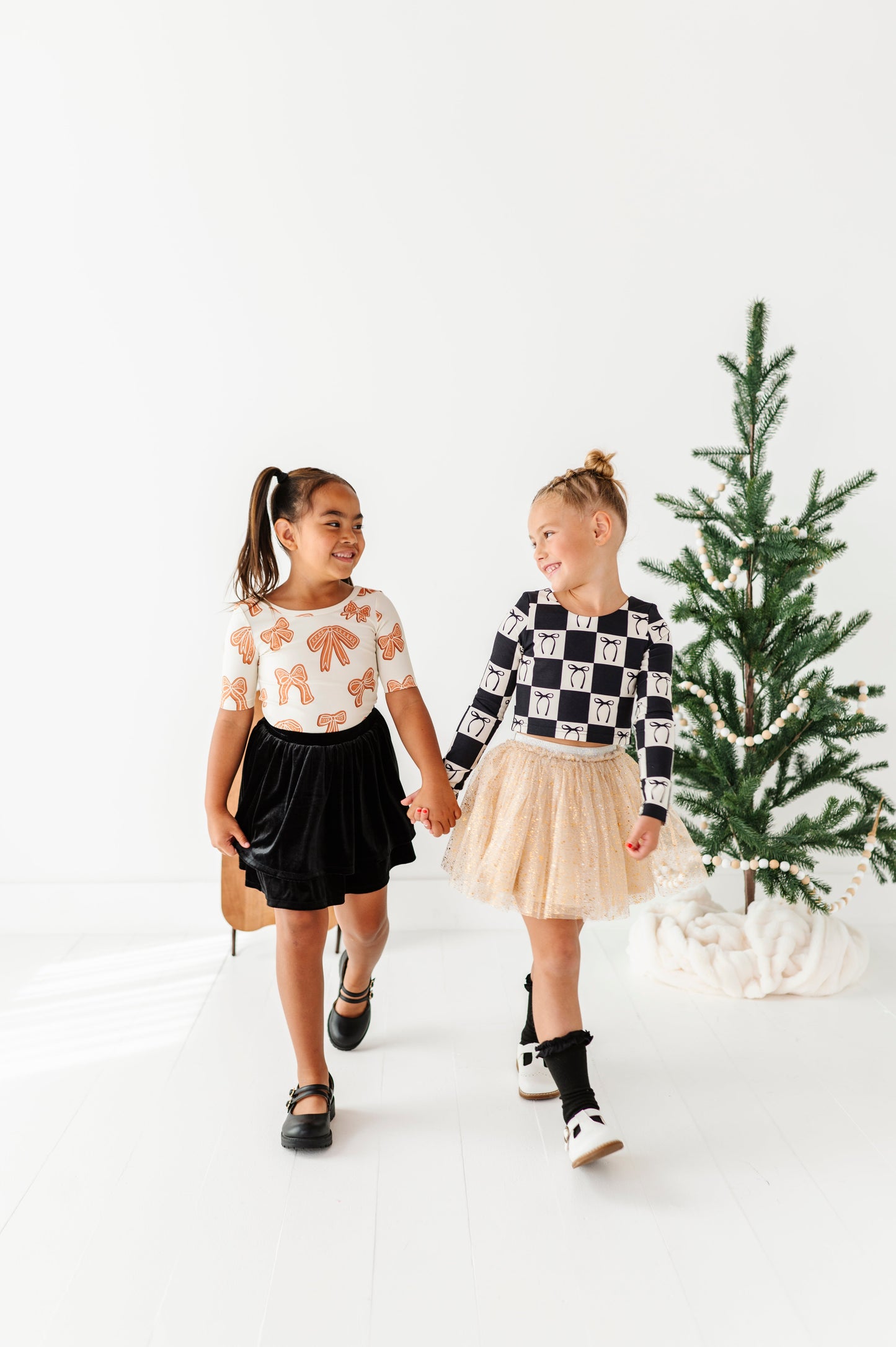 Gingerbread Bow | Scoop Back TEE