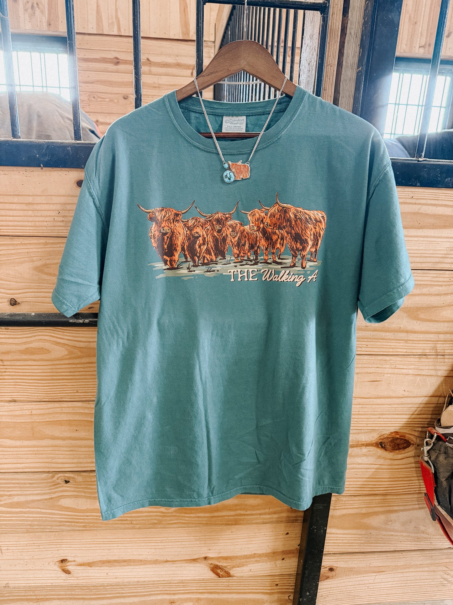 LAZY HIGHLAND: TEE