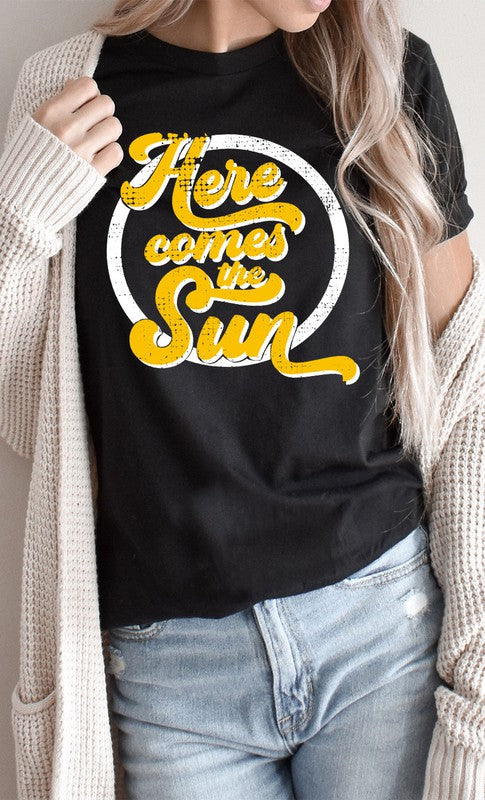 Retro Here Comes the Sun Graphic Tee - Aaria Tees Aaria Tees