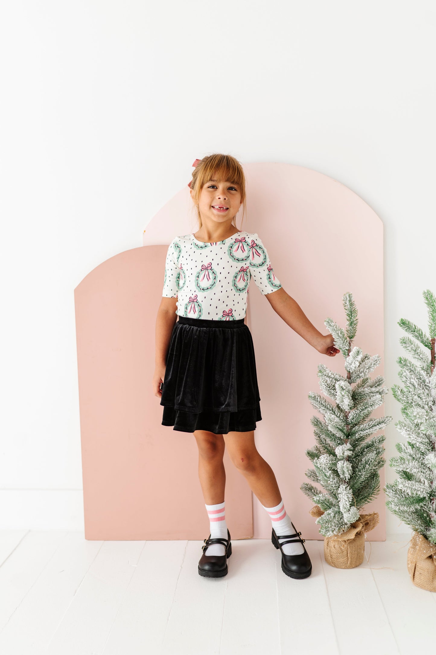 Girly Wreath | Scoop Back TEE