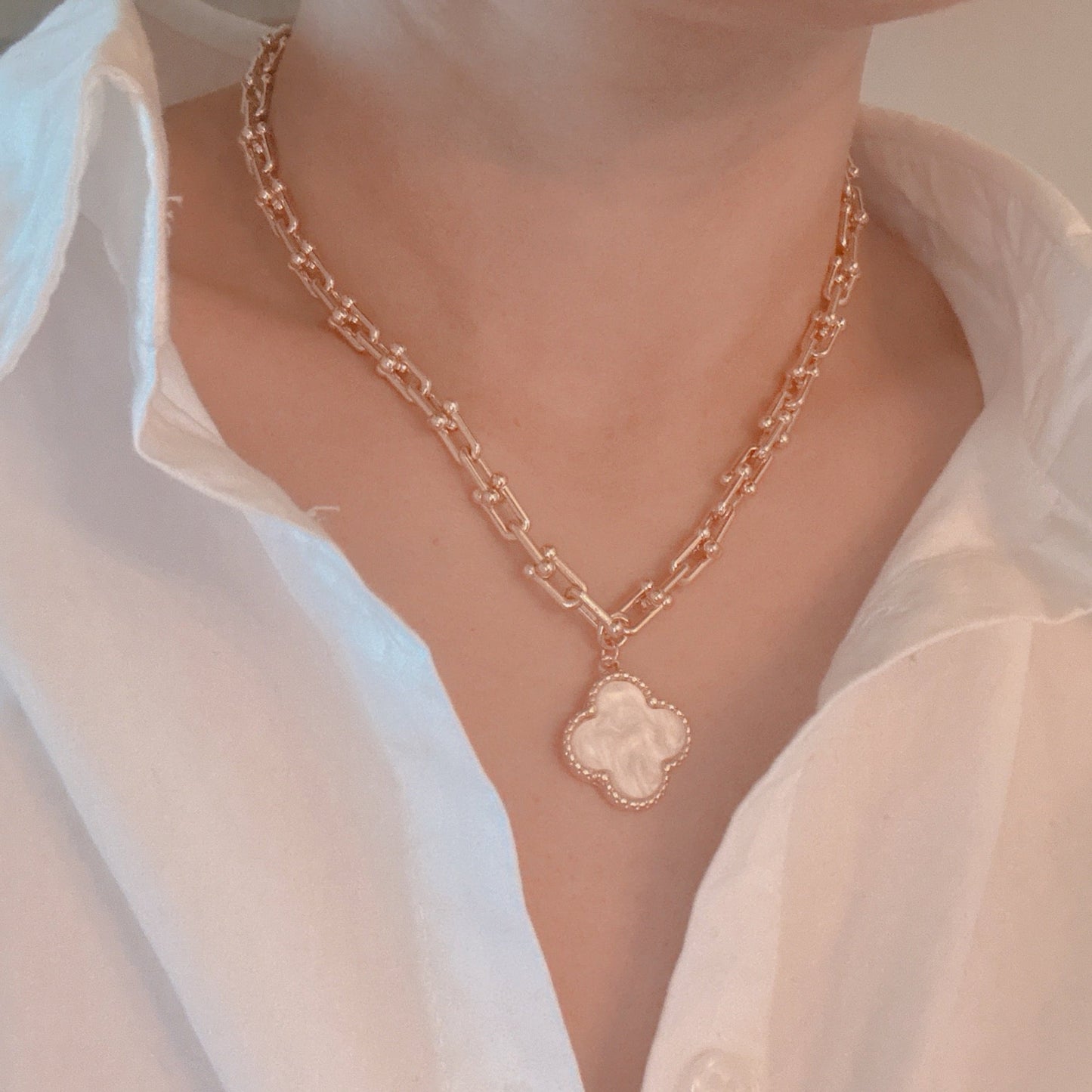 Fiona Pendant U Chain Necklace - Aaria Tees
