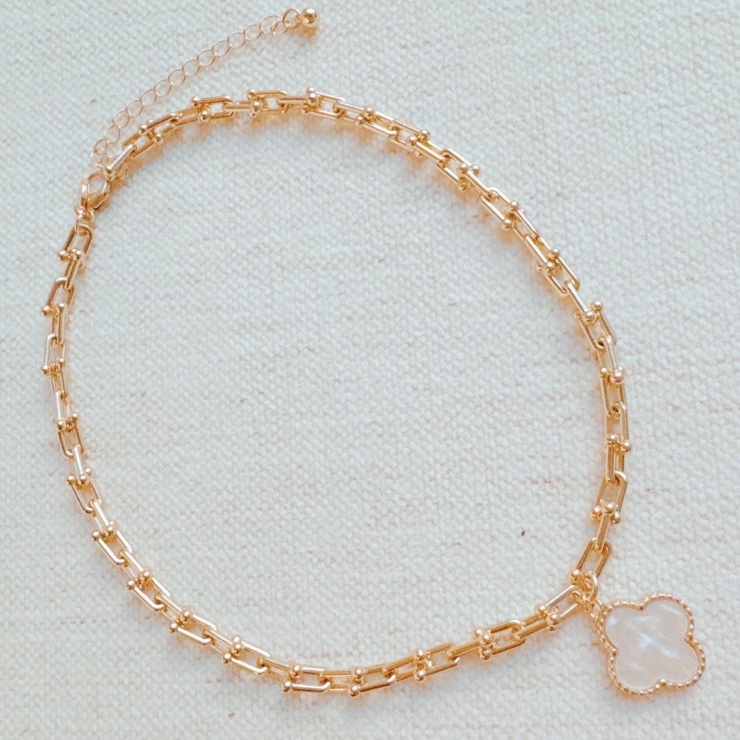 Fiona Pendant U Chain Necklace - Aaria Tees