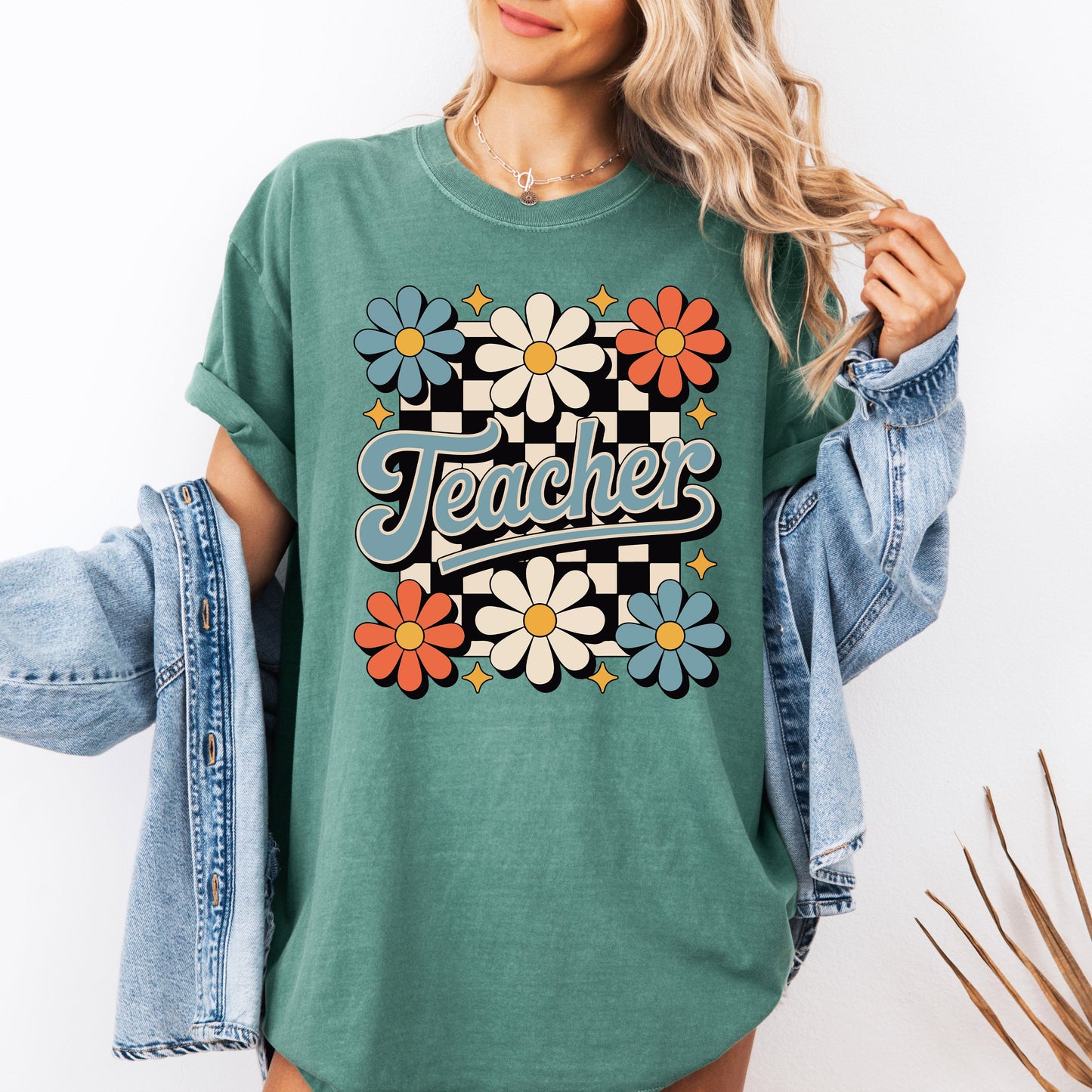 Teacher, Retro Floral, Checkered, First Day of School, Cute, Teacher Appreciation, Coquette, Comfort Colors T-Shirt