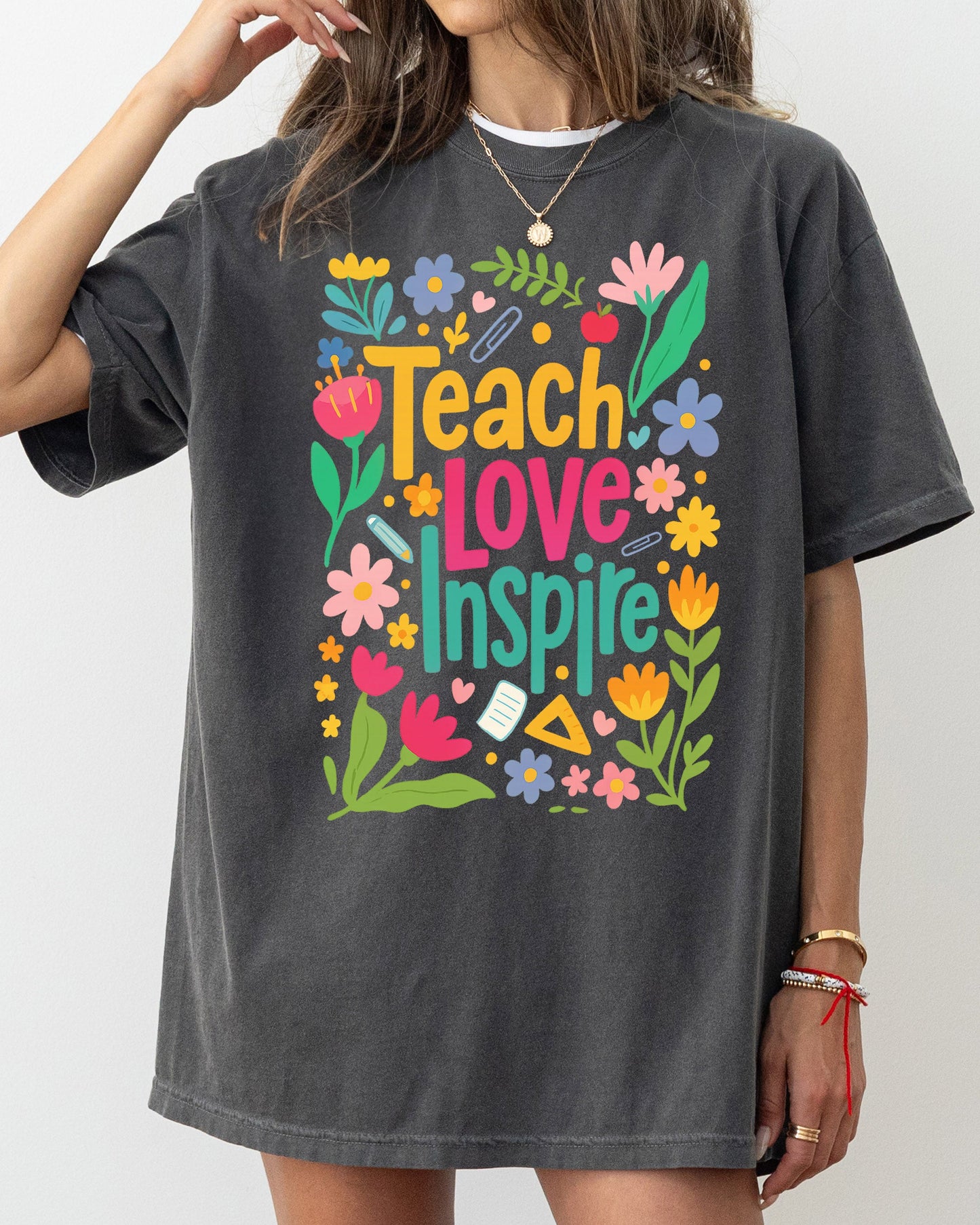 Teach Love Inspire, Floral, Boho, Retro, First Day of School, Cute, Teacher Appreciation, Coquette, Comfort Colors T-Shirt