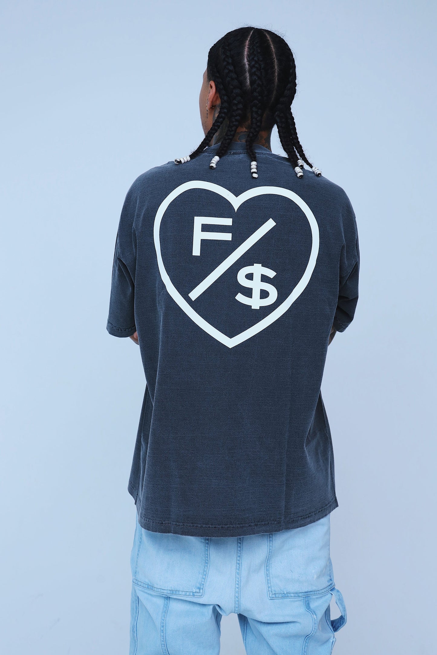 Love Me While I'm Alive - Aaria Tees