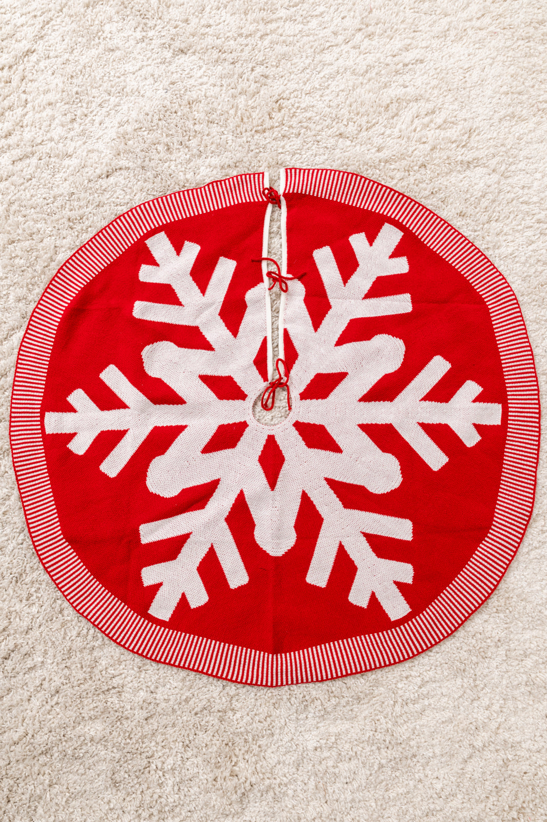 Snowflake Knit Tree Skirt (Online Exclusive)