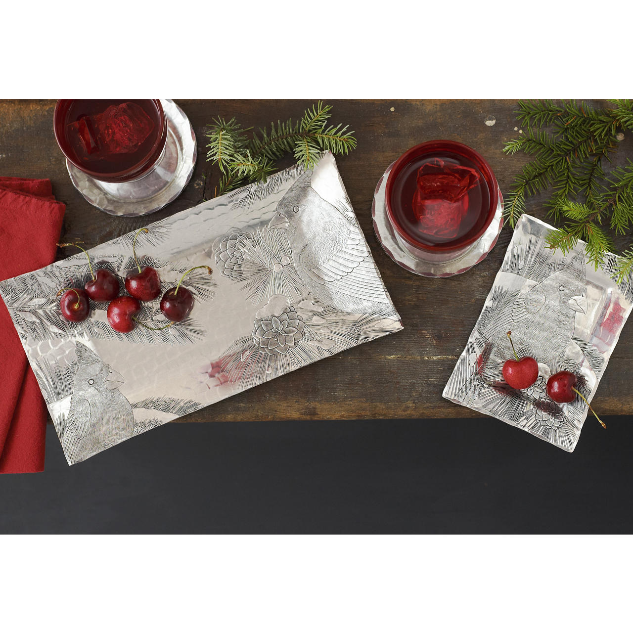 Winter Cardinal Small Horizon Server