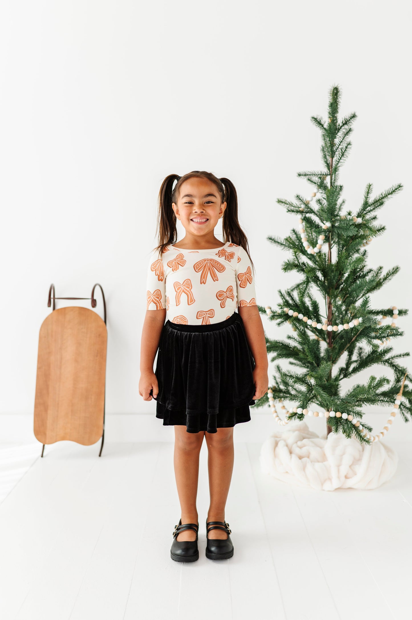 Gingerbread Bow | Scoop Back TEE