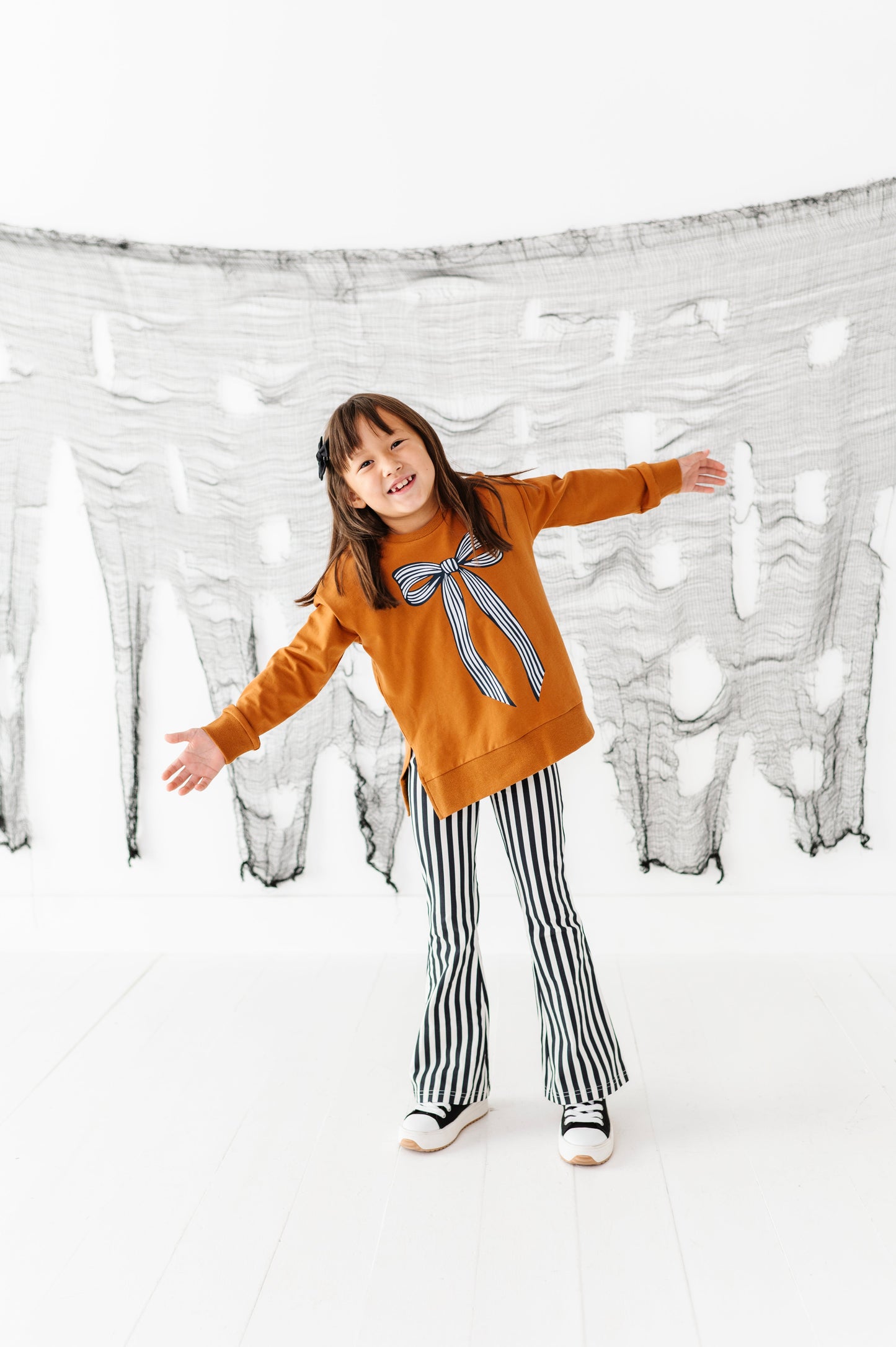 Striped Bow | SIDE-SPLIT SWEATSHIRT