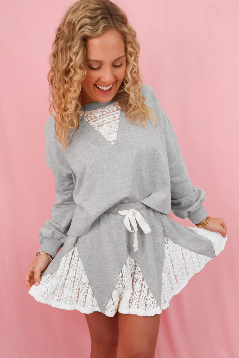 Light Grey Lace Patchwork Drop Shoulder Pullover Drawstring Skort 2pcs Outfit