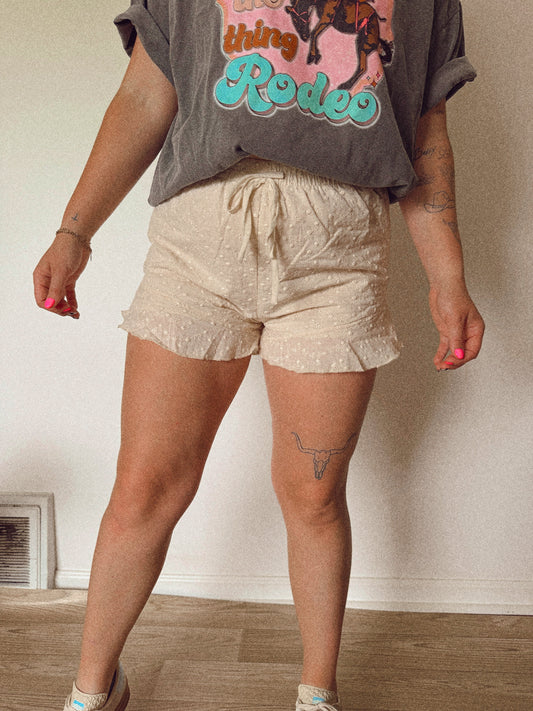 THE RUFFLE HEM SHORTS: IVORY