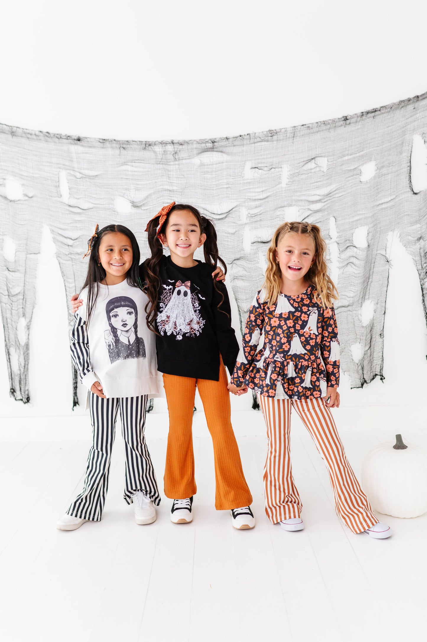 Lacey the Ghost | SIDE-SPLIT SWEATSHIRT