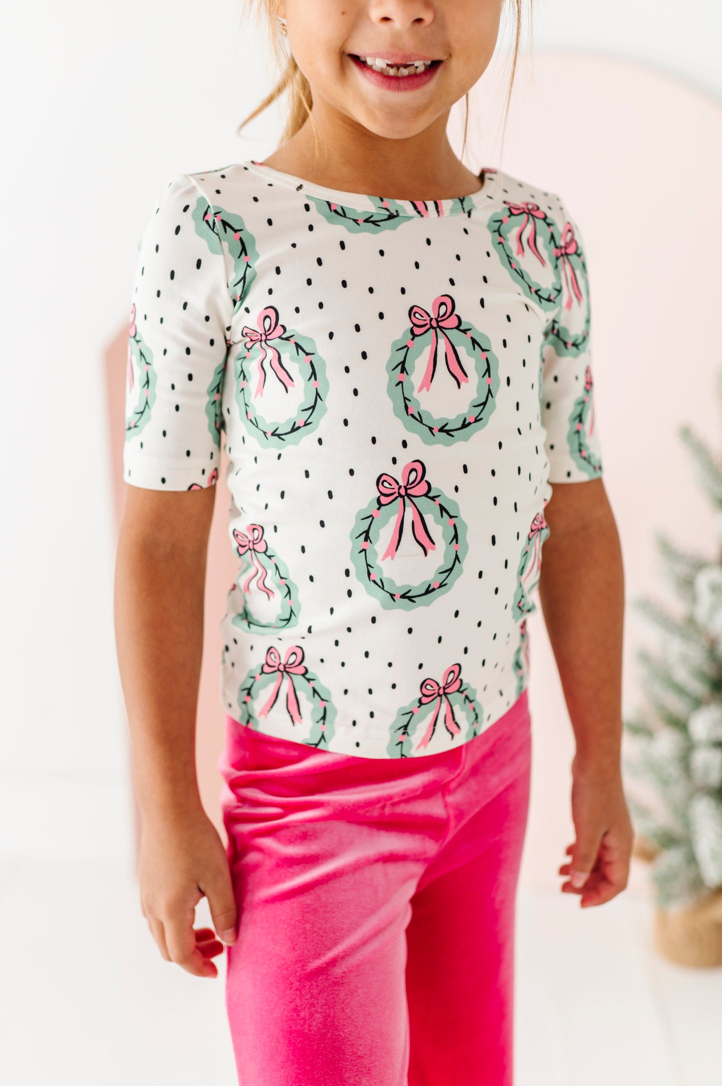 Girly Wreath | Scoop Back TEE