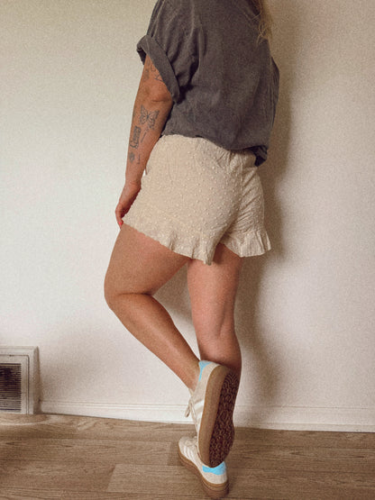 THE RUFFLE HEM SHORTS: IVORY