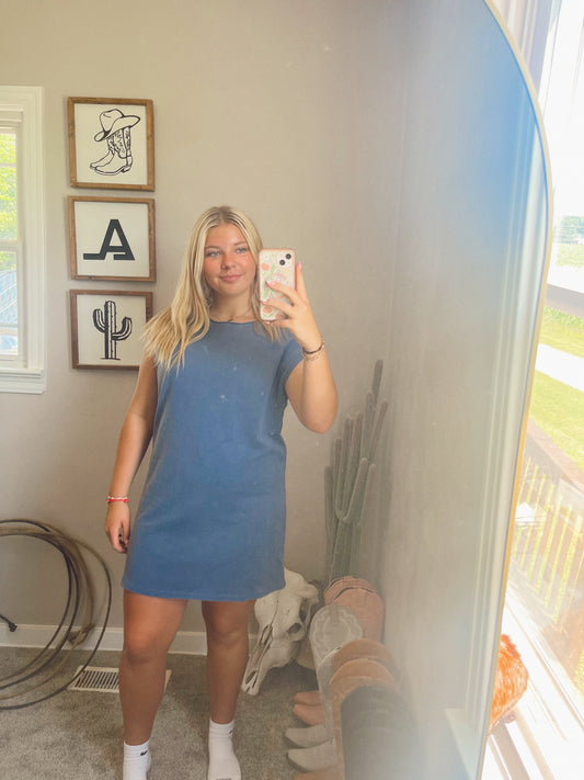 THE TSHIRT DRESS: NAVY