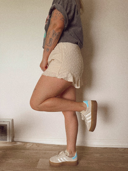 THE RUFFLE HEM SHORTS: IVORY