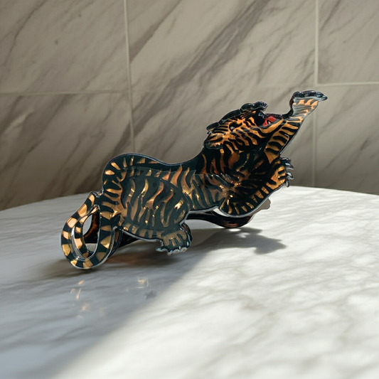 "Attack" Style Tiger Hair Clip | Claw Clip in Velvet Travel Bag