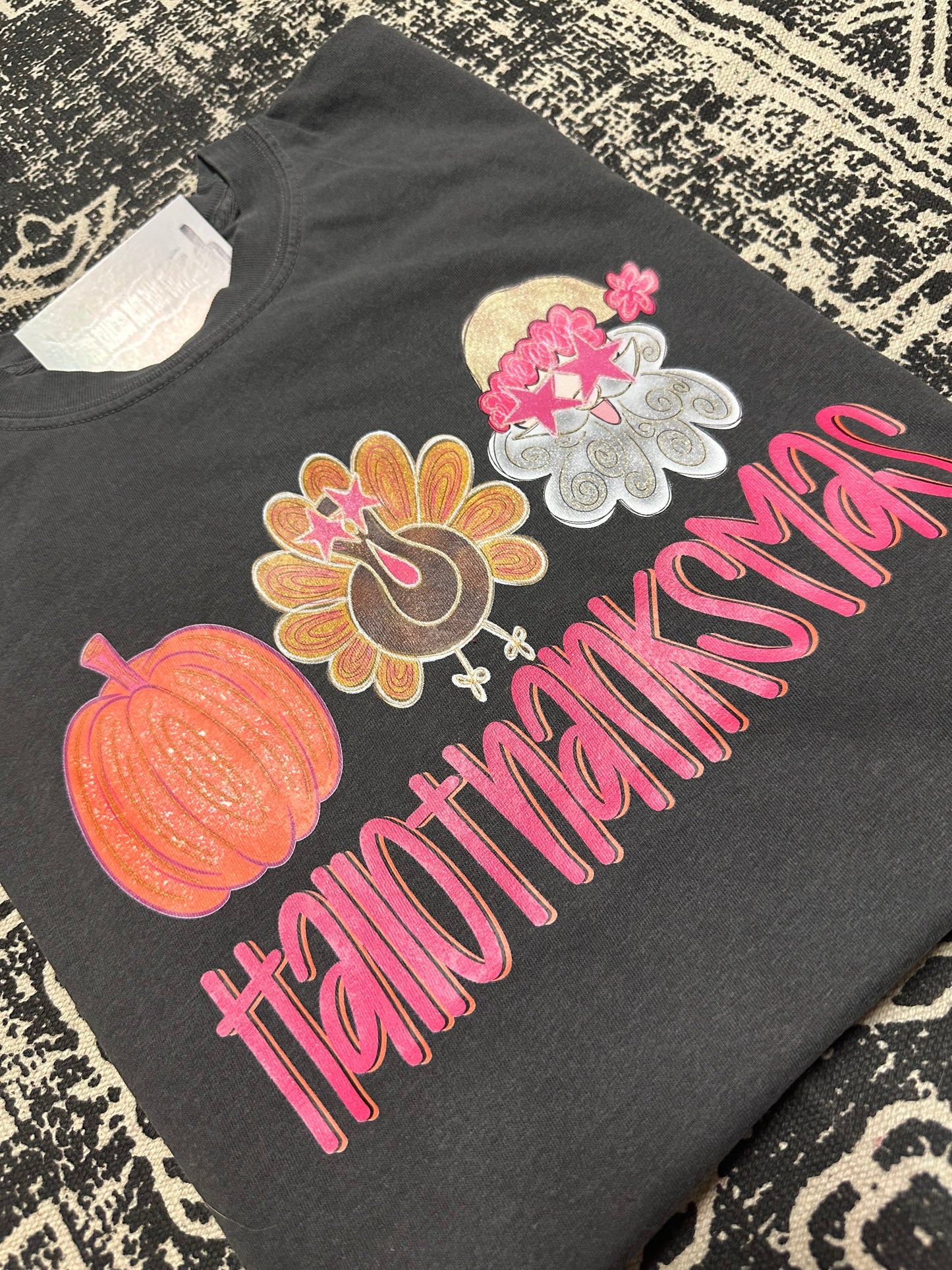 Hallothanksmas tee - Comfort Colors