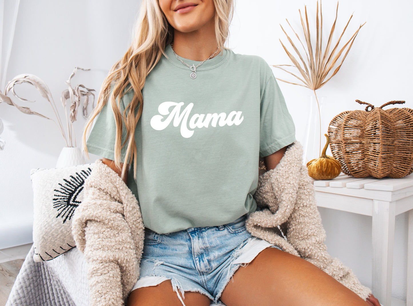 Mama Comfort Colors T Shirt (Groovy)