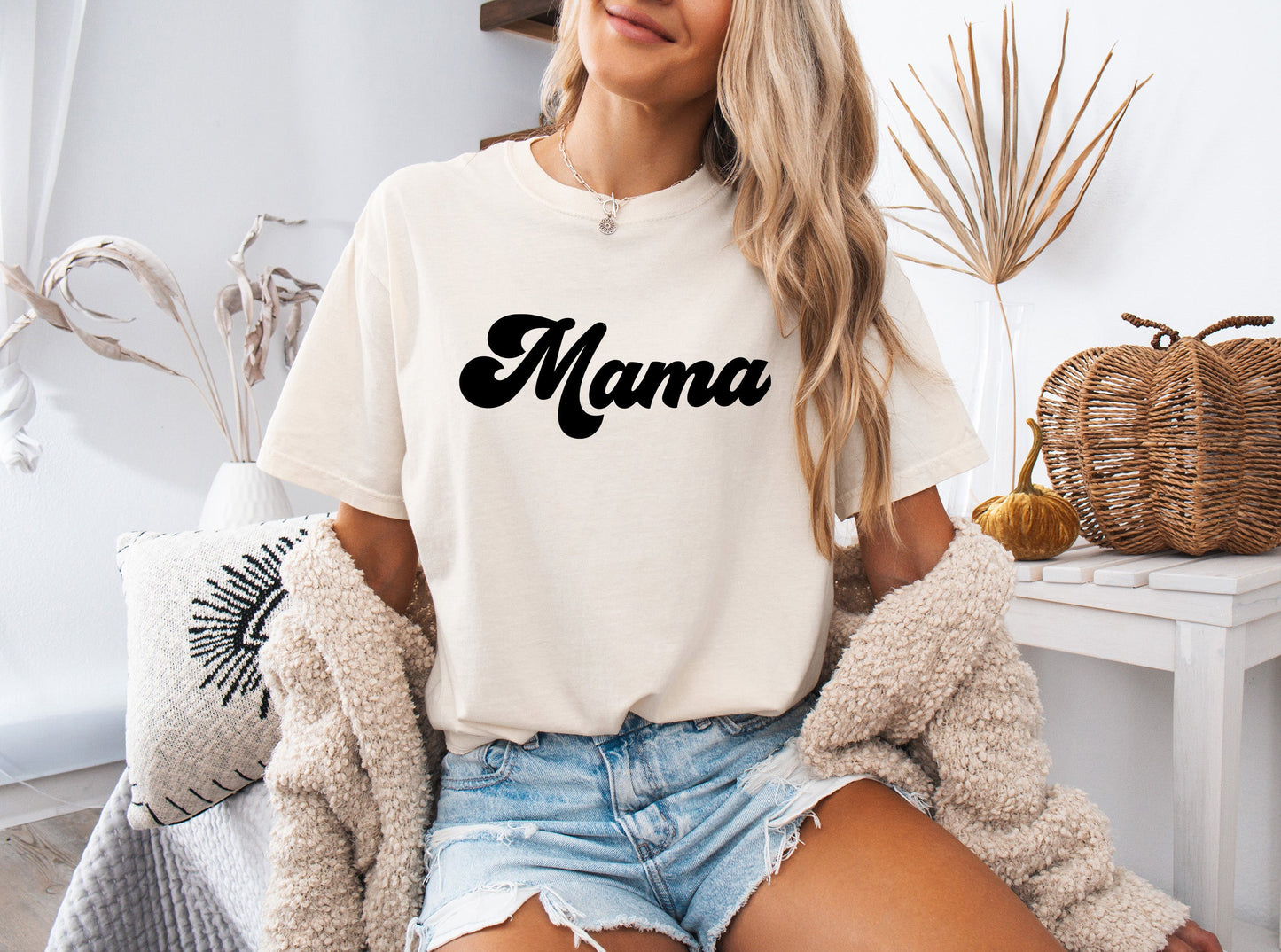 Mama Comfort Colors T Shirt (Groovy)