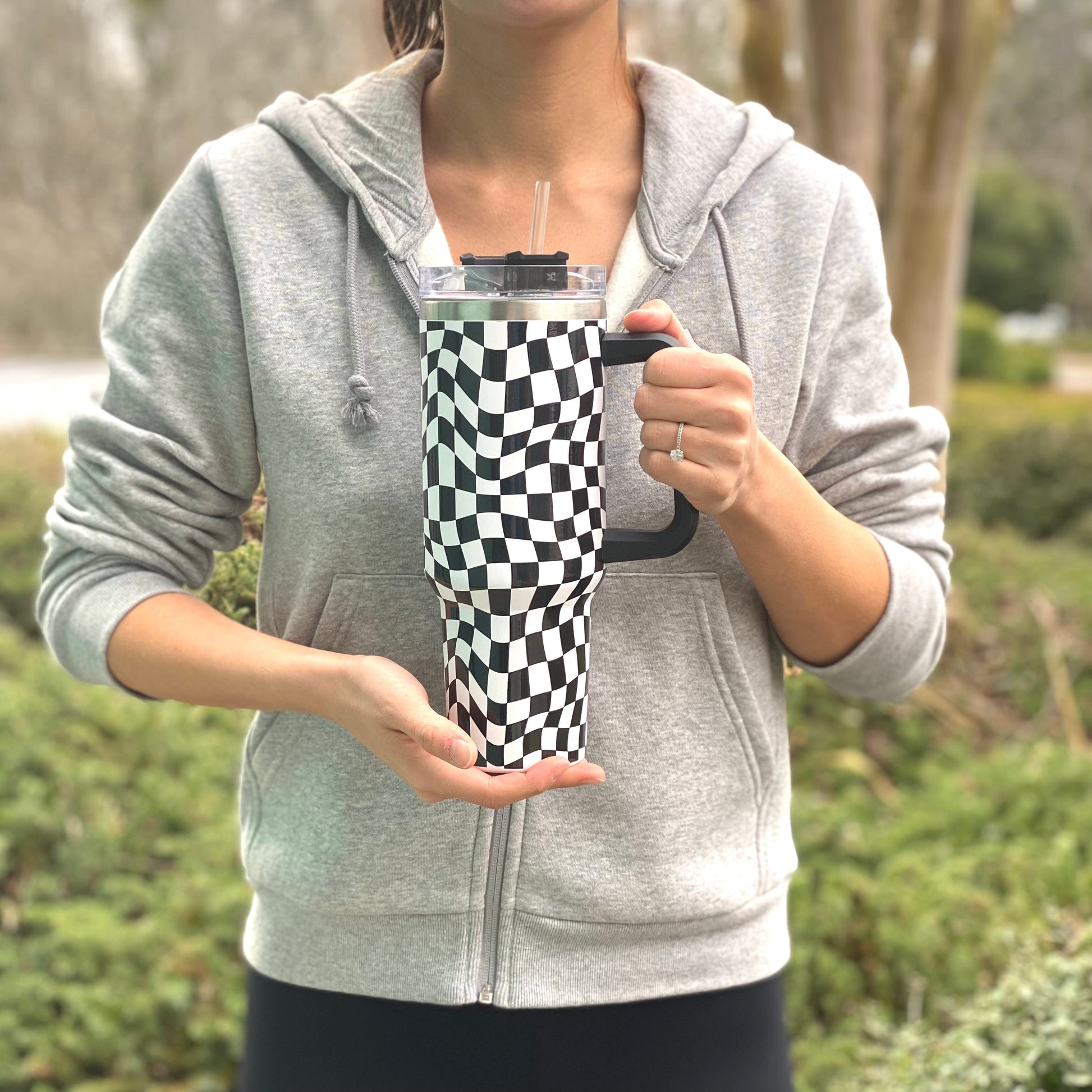 Stylish Checker Large Water Cup With Handle - Aaria Tees