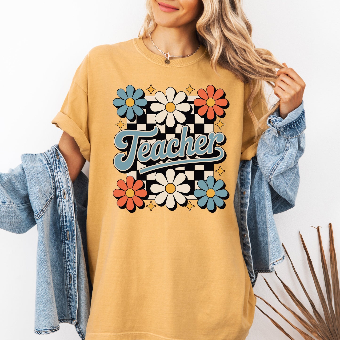 Teacher, Retro Floral, Checkered, First Day of School, Cute, Teacher Appreciation, Coquette, Comfort Colors T-Shirt