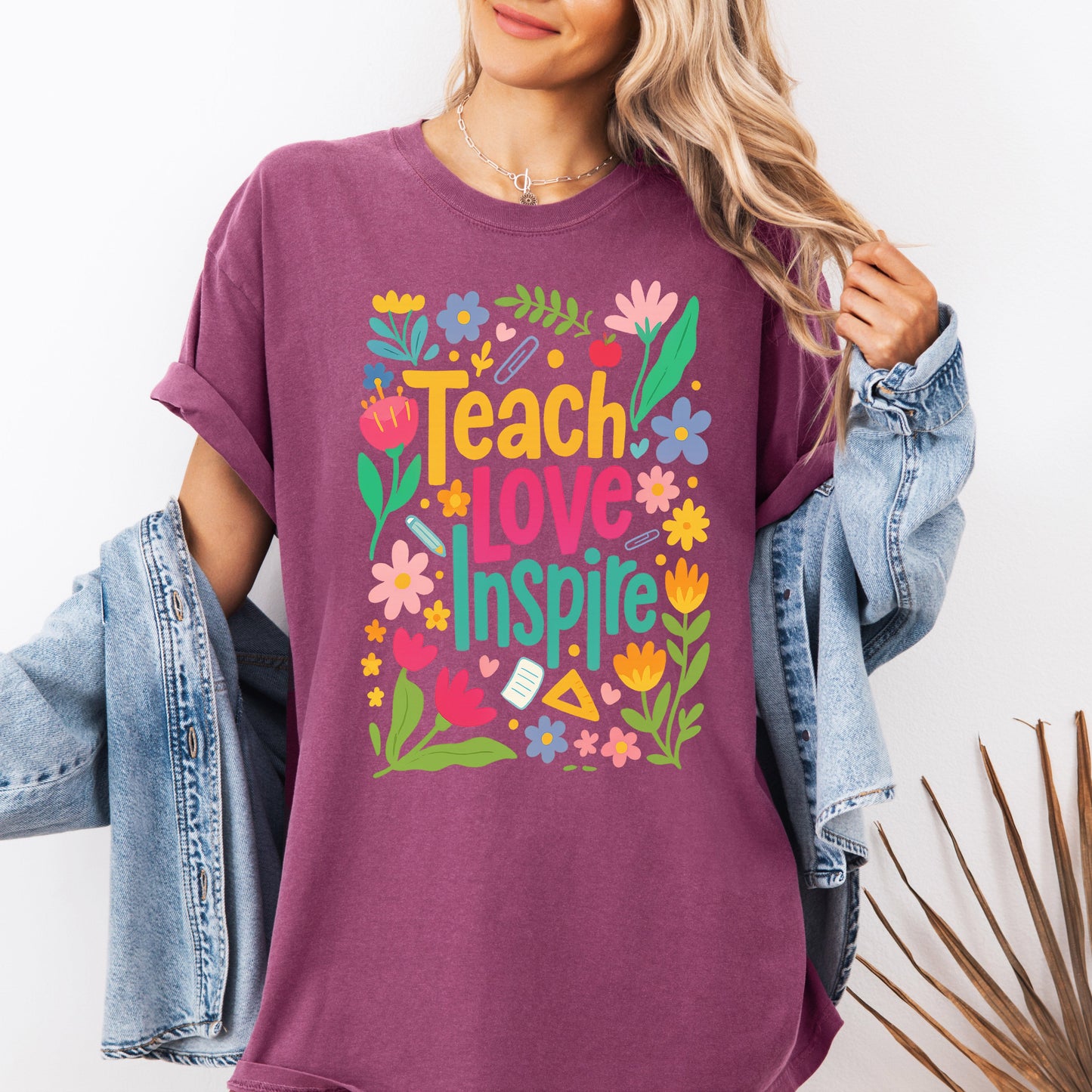 Teach Love Inspire, Floral, Boho, Retro, First Day of School, Cute, Teacher Appreciation, Coquette, Comfort Colors T-Shirt