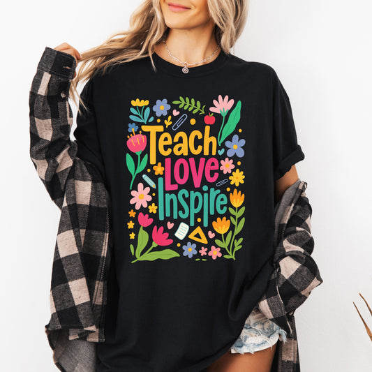 Teach Love Inspire, Floral, Boho, Retro, First Day of School, Cute, Teacher Appreciation, Coquette, Comfort Colors T-Shirt