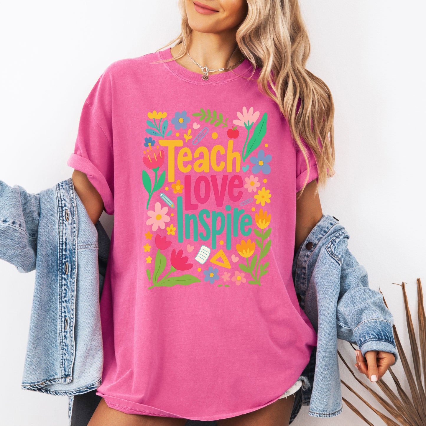 Teach Love Inspire, Floral, Boho, Retro, First Day of School, Cute, Teacher Appreciation, Coquette, Comfort Colors T-Shirt