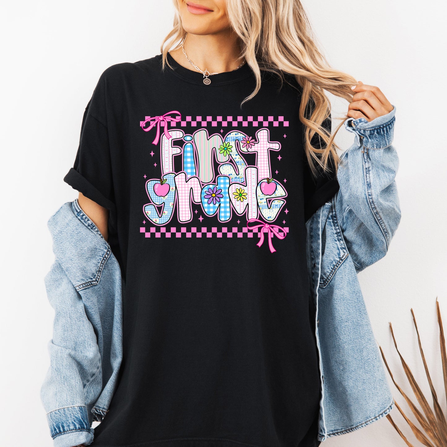 First Grade Teacher, Retro, Checkered, Back to School, First Day of School, Cute, Teacher Appreciation, Coquette, Comfort Colors T-Shirt