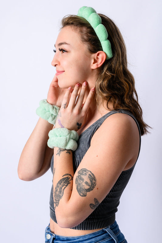 Lost in the Moment Headband and Wristband Set in Green (Online Exclusive)