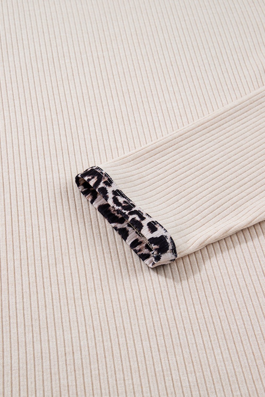 Plus Size Leopard Contrast Trim Ribbed Knit Top